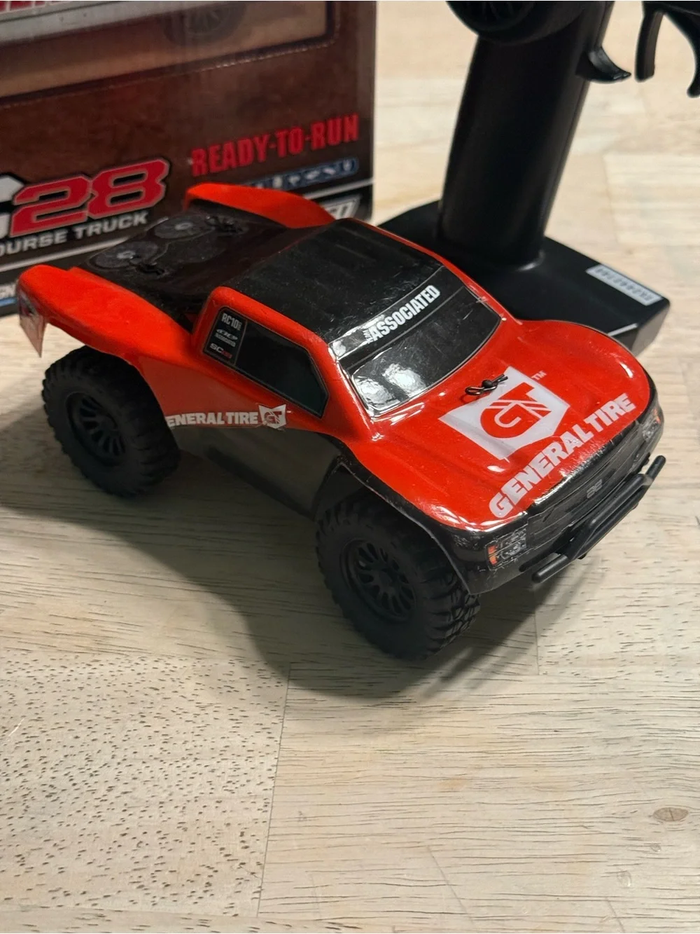 Team Associated SC28 Short Course Truck
